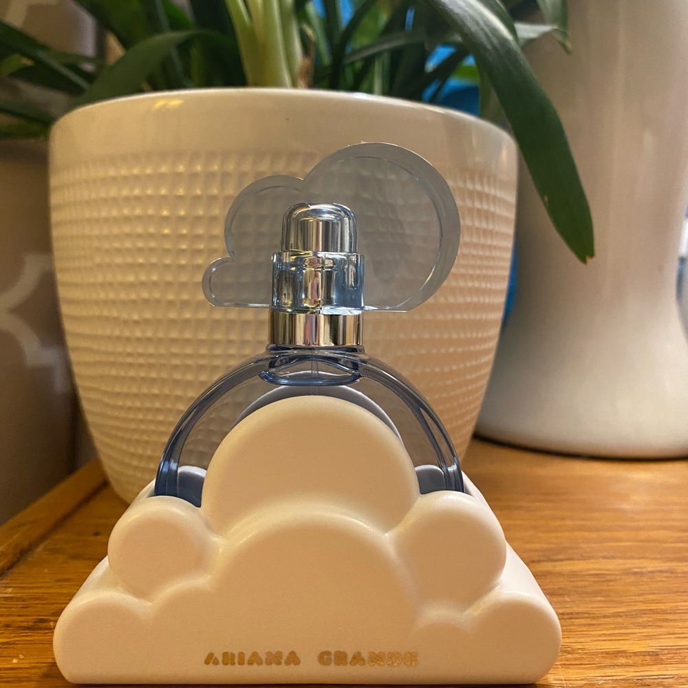 Ariana Grande Cloud
